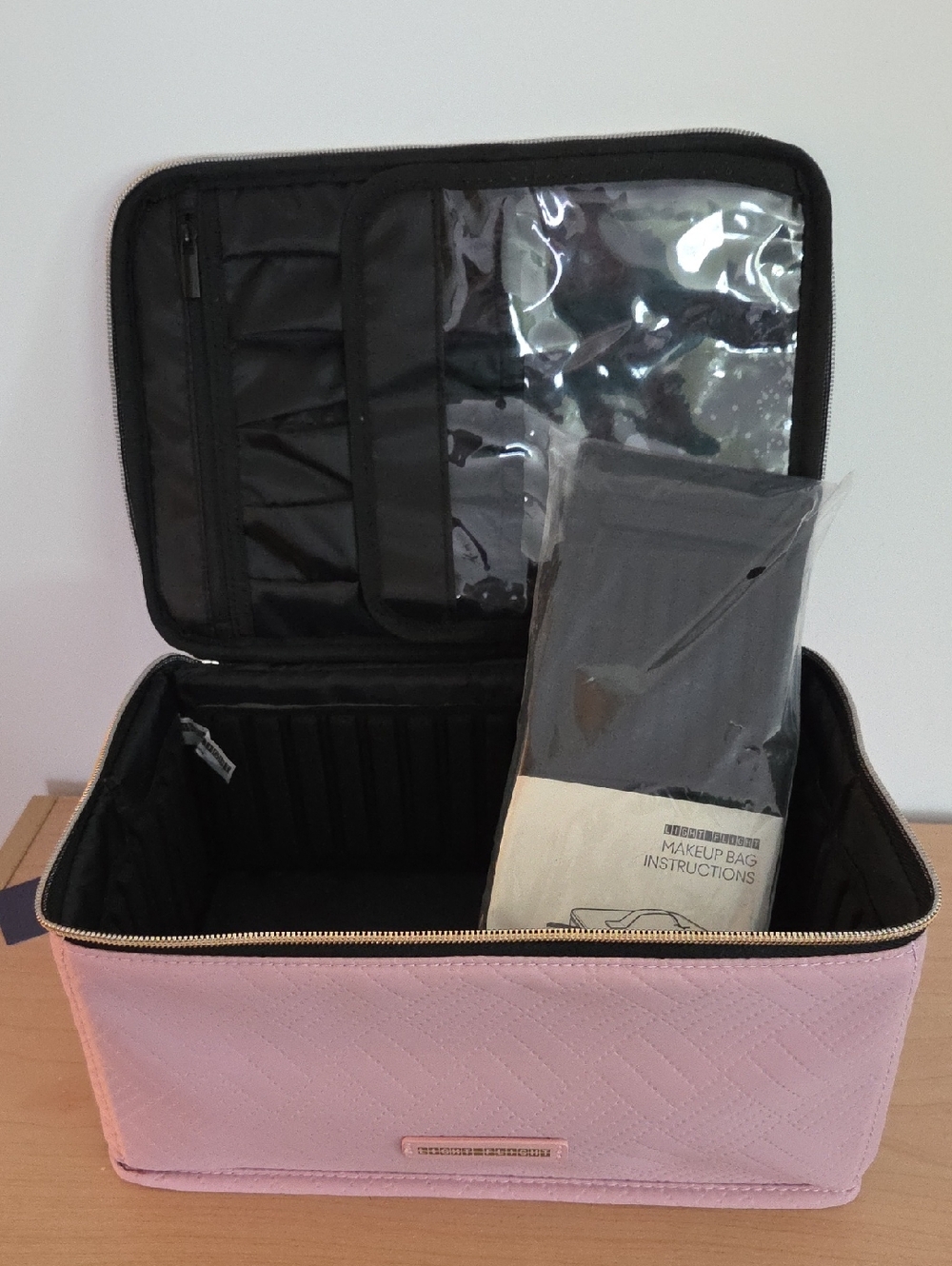 Pink Nylon travel train case, Spacious, Zip Closure, NWT